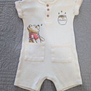 Disney Cream Winnie the Pooh Bodysuit. 6-9 Months